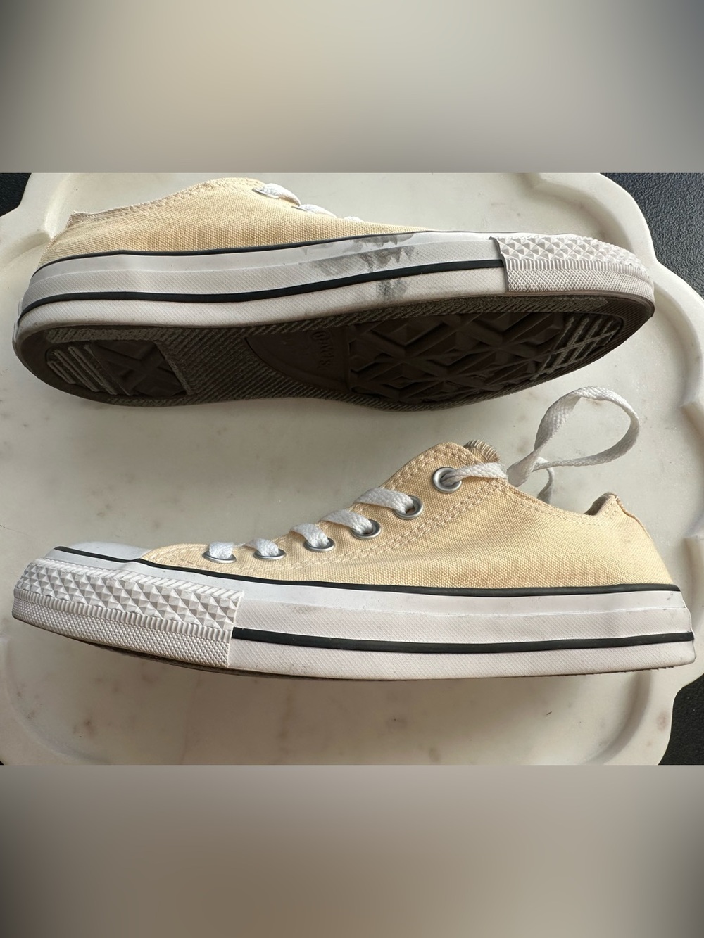 Women’s Light Yellow Converse Canvas Low Top Sneakers Size 7 - Picture 6 of 8